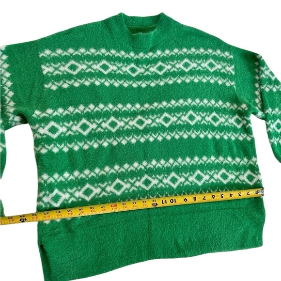 Aerie Flurry Oversized Crew Neck Green White Sweater Size SP - Picture 8 of 17